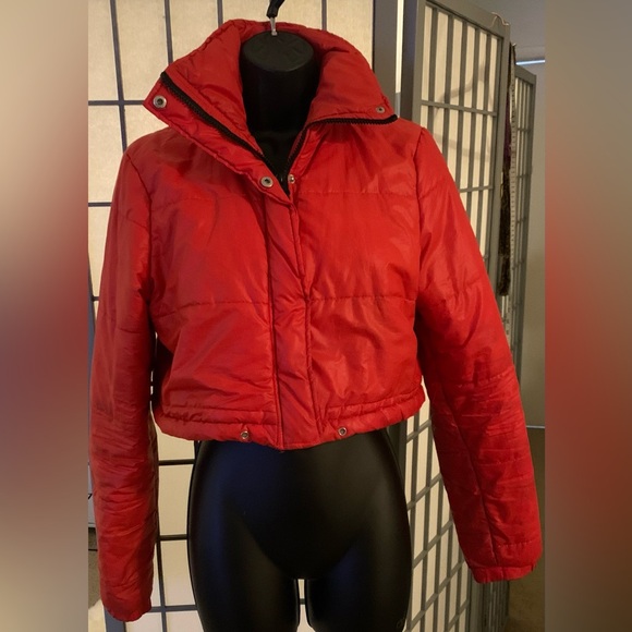 Lo's Posh Closet Daily Deals - Picture 4 of 10